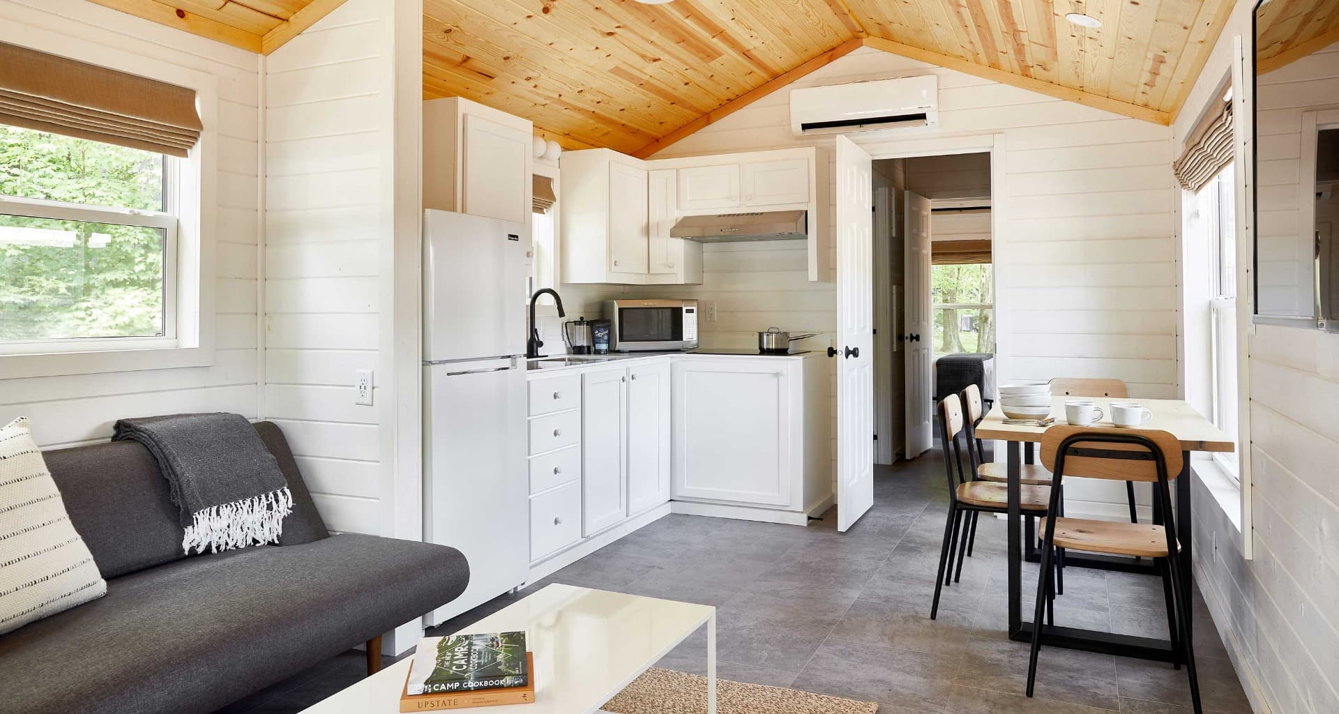 Family Cabin - Photo 3